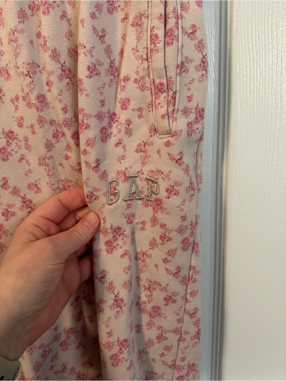 Gap × LoveShackFancy Floral Joggers - Picture 3 of 6